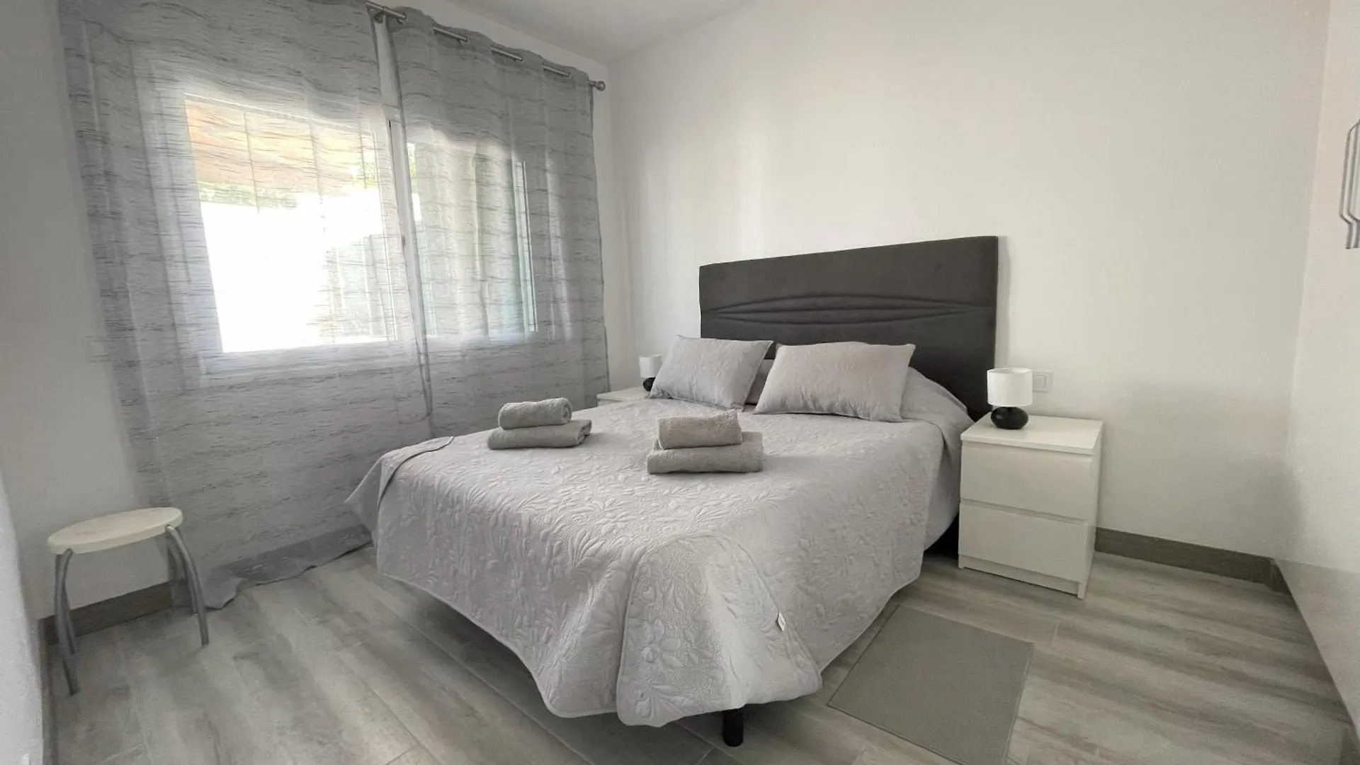 Newly Renovated Apartment With 2 Terrace, 2 Bedroom, 5Min Beach Пуэрто-де-Сантьяго