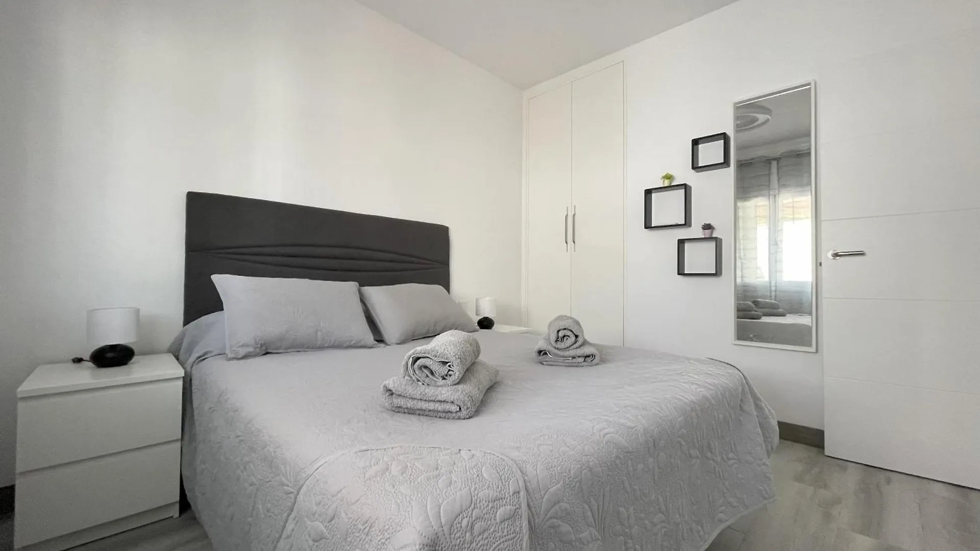 Newly Renovated Apartment With 2 Terrace, 2 Bedroom, 5Min Beach Puerto de Santiago