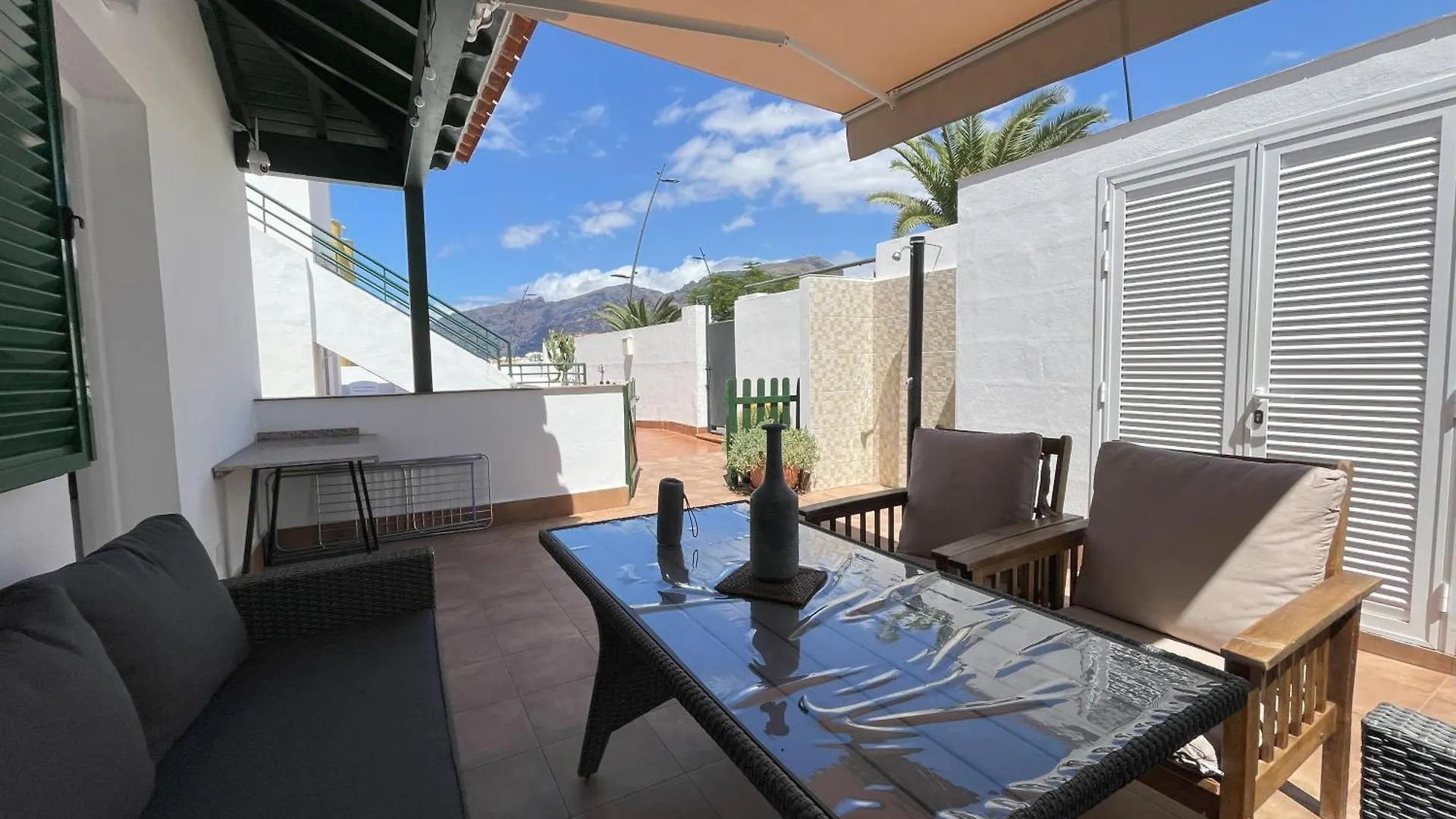 Newly Renovated Apartment With 2 Terrace, 2 Bedroom, 5Min Beach Puerto de Santiago  0*, Puerto de Santiago (Tenerife) Espanha
