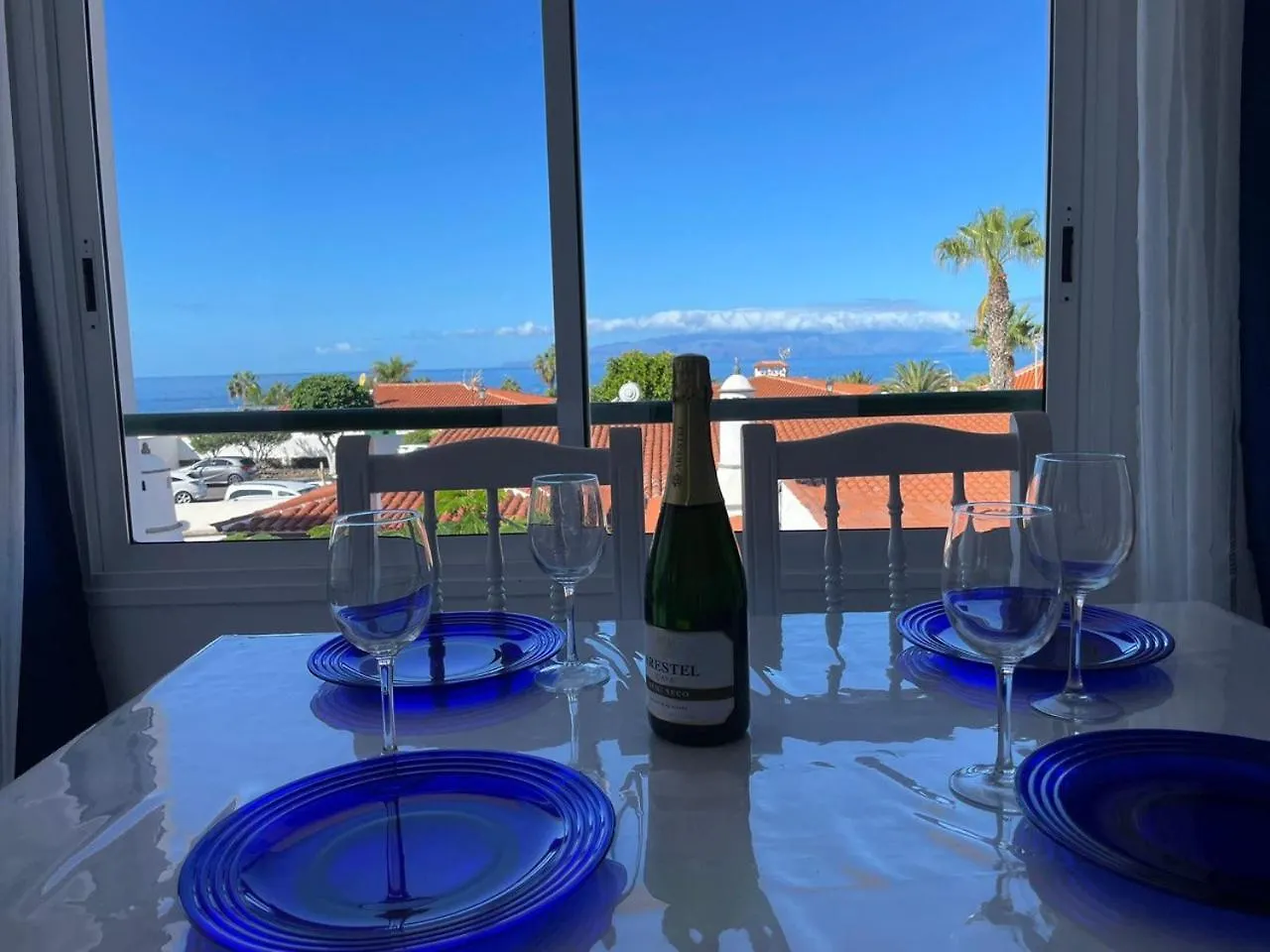 Newly Renovated Apartment With 2 Terrace, 2 Bedroom, 5Min Beach Puerto de Santiago  0*, Puerto de Santiago (Tenerife) Espanha